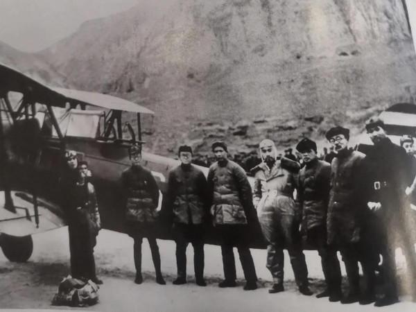 人民軍隊的主要建立人和領導人——周恩來的軍事思想 人民軍隊的主要建立人和領導人——周恩來的軍事思想