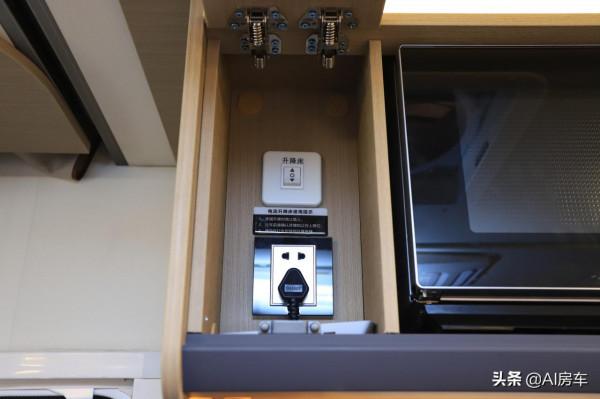 奇瑞3.0T+5座4床平頂房車亮相！設計用心，內飾豪華，用著很舒服