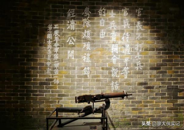 毛主席英明的決策,使我軍從弱到強成長為國家守護神,太了不起了 毛主席英明的決策,使我軍從弱到強成長為國家守護神,太了不起了