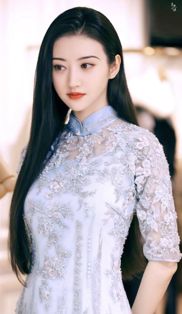 一雙涼鞋拍完整部劇？《一見傾心》很做作？景甜溫婉惹人憐