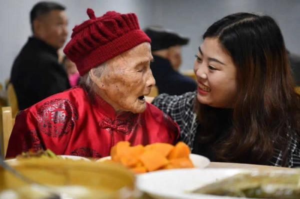 清朝00後朱鄭氏:121歲仍然健在,六世同堂,她為什麼這麼長壽 清朝00後朱鄭氏:121歲仍然健在,六世同堂,她為什麼這麼長壽