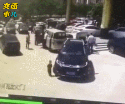 一組動圖警示你：近期兒童交通事故悲劇，父母別再做甩手掌櫃