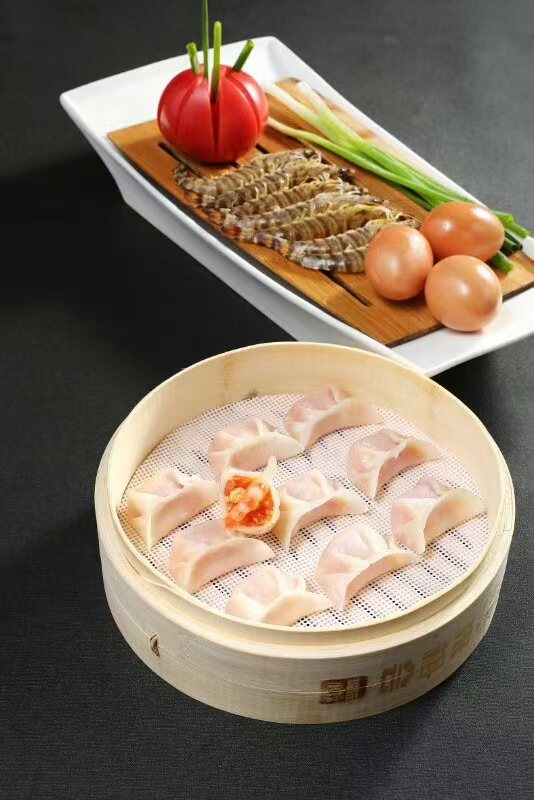 農村人吃自家庭院的蔬菜水果這是城市人嚮往的養老生活