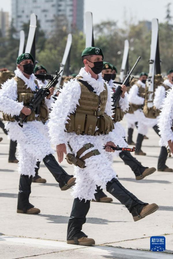 智利舉行陸軍節閱兵式 智利舉行陸軍節閱兵式