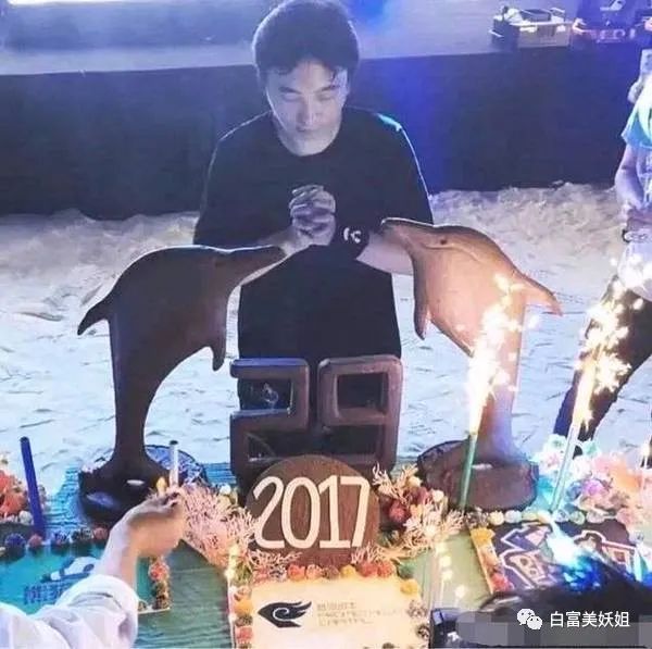 王思聰34歲生日爆熱搜，卻全網翻車被連環嘲？