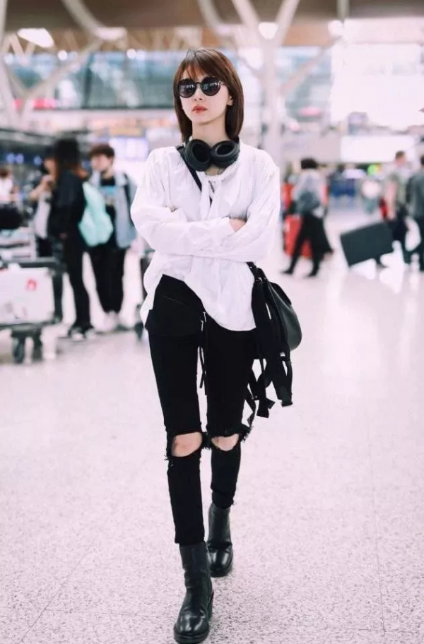 每一件配飾都是吸睛法寶,看似漫不經心,其實別出心裁 每一件配飾都是吸睛法寶,看似漫不經心,其實別出心裁