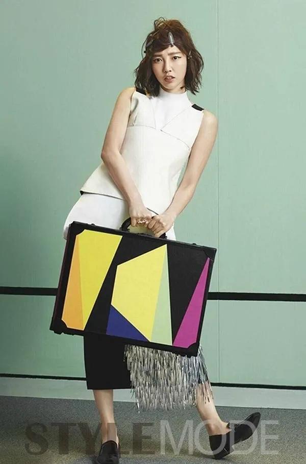 女星白百合的時尚穿搭，很適合上班族