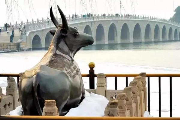 劉邦一生作詩2首,皆為千古絕唱,乾隆4萬首,僅一首入選小學課本 劉邦一生作詩2首,皆為千古絕唱,乾隆4萬首,僅一首入選小學課本