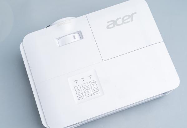 教您搭建4K家庭影院：使用宏碁X6800智慧投影儀，百寸大屏體驗