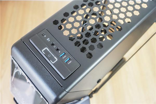 桌面上的武直&mdash;&mdash;5800X&plus;索泰3080天啟&plus;TT阿帕奇MINI機箱裝機