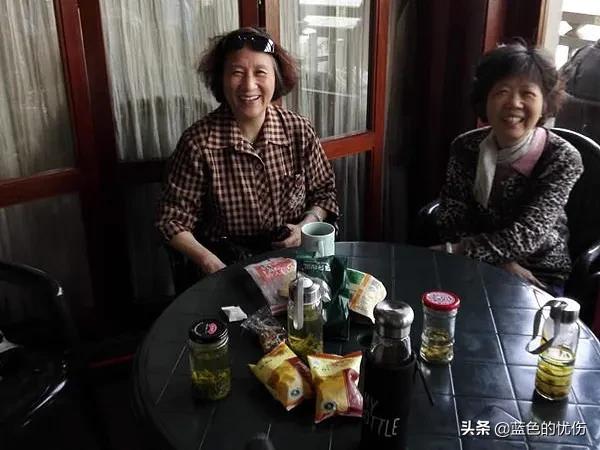 61歲大媽坦言：退休了離四種人遠點，保護自己，少受傷害