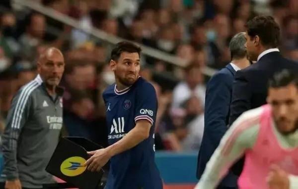 說了什麼？梅西被抓拍到衝波切蒂諾撇嘴的表情