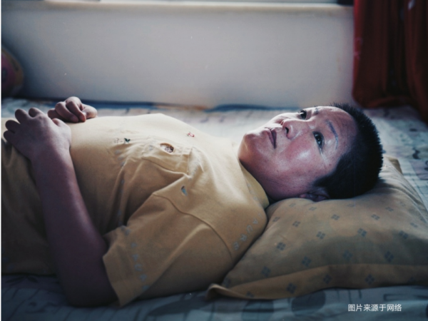 “冰桶挑戰”狂歡背後,20萬漸凍人,正在被慢慢“埋葬” “冰桶挑戰”狂歡背後,20萬漸凍人,正在被慢慢“埋葬”