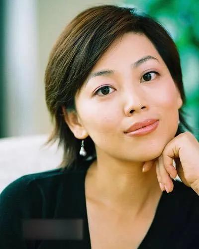 央視“女神主播”勞春燕到底有多美？（多圖）