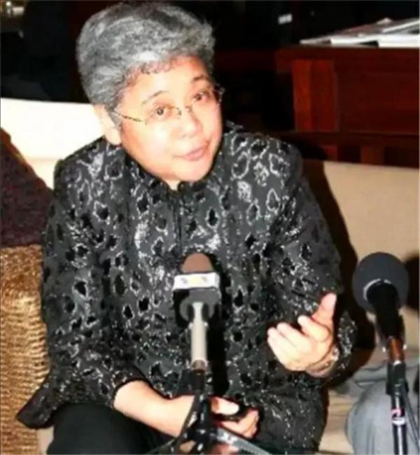 71年基辛格與葉劍英吃飯,閒聊時開玩笑:南希唐可競選美國總統 71年基辛格與葉劍英吃飯,閒聊時開玩笑:南希唐可競選美國總統