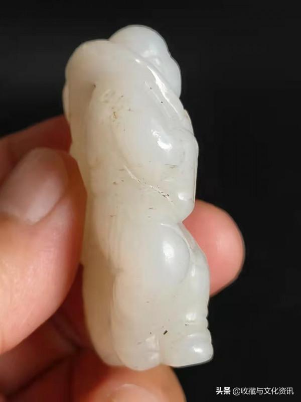 清代和田玉和合二仙掛件鑑賞