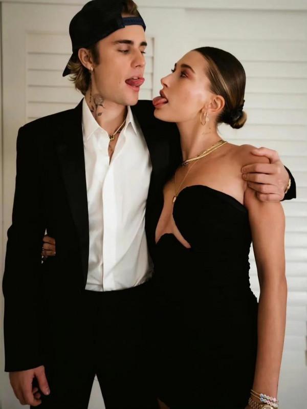 比伯演唱會也不忘告白老婆,這恐怕就是愛情真正的樣子吧 比伯演唱會也不忘告白老婆,這恐怕就是愛情真正的樣子吧