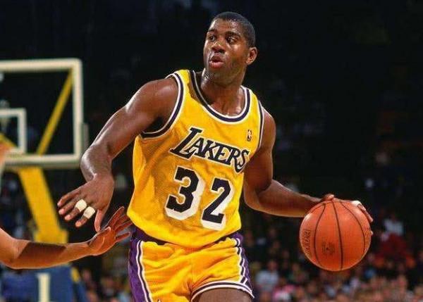傳奇的人物！美媒評選NBA實力最強的十大控衛：庫裡僅排第四名