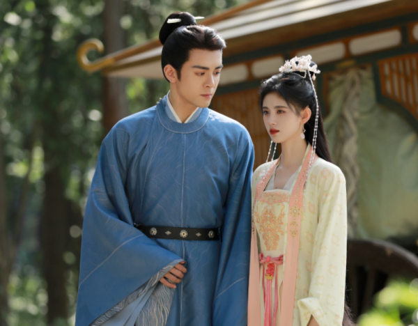 歷時11天，《嘉南傳》終於反超《突圍》，鞠婧禕的古偶為何強勢？