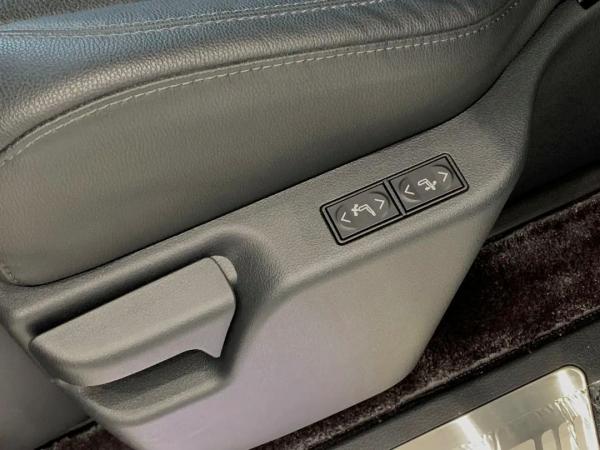 用賓士C級的價格，買這麼大一輛MPV，你說賽那值不值？