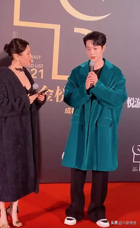 悅遊盛典:周筆暢腰腿顯粗,檀健次被拍成一米四,段奕宏氣場強 悅遊盛典:周筆暢腰腿顯粗,檀健次被拍成一米四,段奕宏氣場強