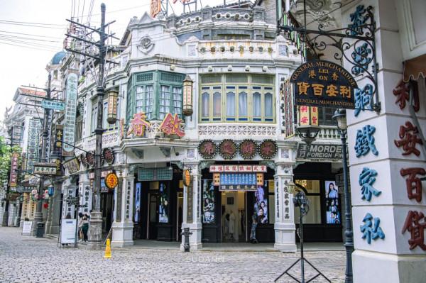 馮小剛電影公社：門票148元，吸引了無數年輕人去拍照打卡