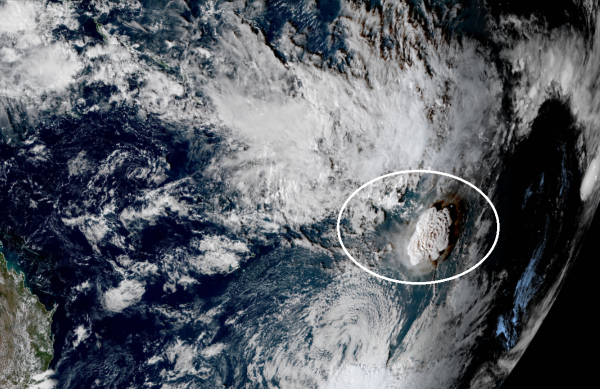 湯加火山爆發直衝2萬米！引1&period;2米海嘯多國預警，更大災難或在後面