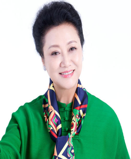 8對明星母女顏值對比，女兒美還是媽媽美？劉亦菲繼承媽媽高顏值