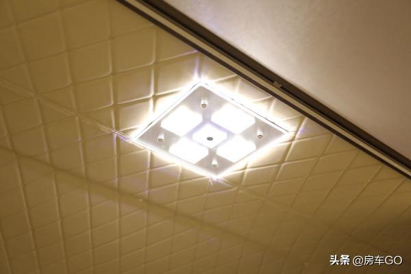 國六3.0T+8AT！C本可開超大空間房車，實拍亞特尊領ST