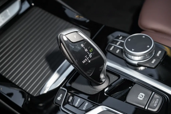 中型SUV寶馬X3，標配8AT+防爆輪胎，典型的豪華車