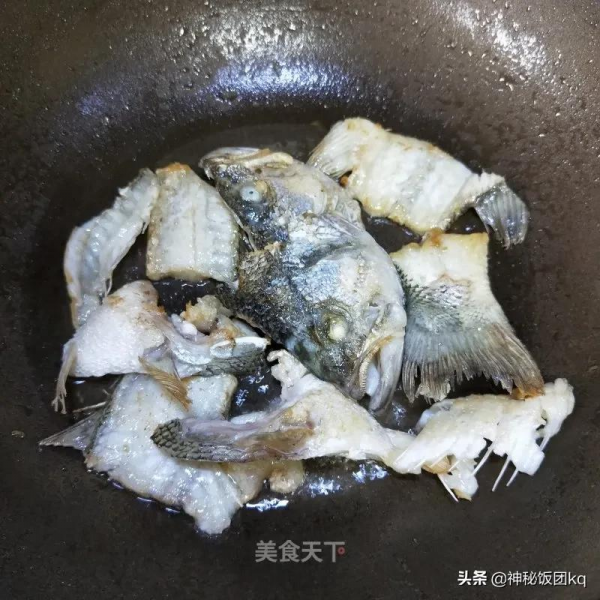 酸湯真的太有魔力了！酸爽過癮，超級下飯！熱乎乎的，太美味啦