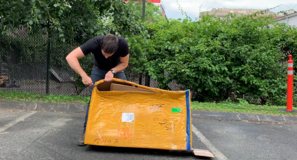 美國小夥買中國迷你電車,本來不相信質量,試駕後想轉行做代駕 美國小夥買中國迷你電車,本來不相信質量,試駕後想轉行做代駕