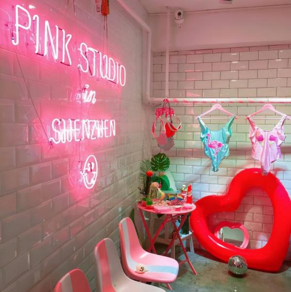 因網路而走紅的非洲猴男孩,百萬網紅不做,卻去讀書? 因網路而走紅的非洲猴男孩,百萬網紅不做,卻去讀書?