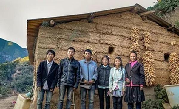 雲南深山一家六口，沒鄰居沒訊號、沒戶口，如今得到社會各界幫助