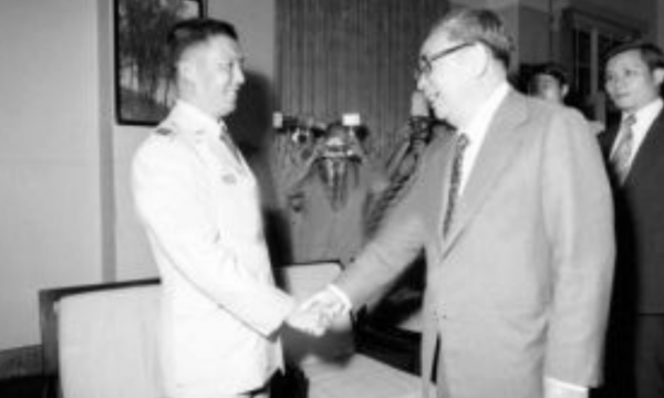 飛行員吳榮根：1982年駕機叛逃獲5000兩黃金，晚年還想回國養老