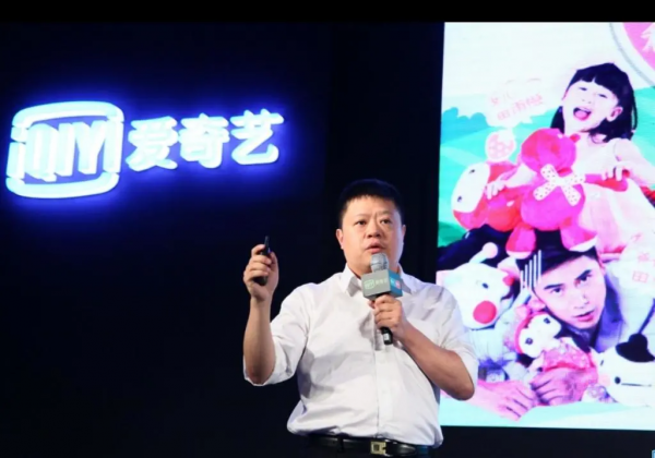 從央視離職後，進軍娛樂圈：他的野心到底有多大？