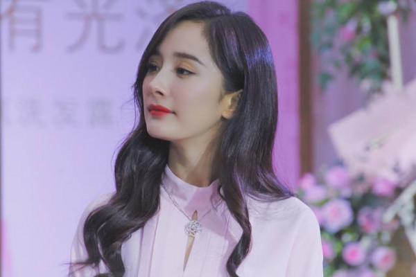 有一種“整容”,叫離婚2年。楊冪沒有變化,但劉華偉卻面目全非 有一種“整容”,叫離婚2年。楊冪沒有變化,但劉華偉卻面目全非