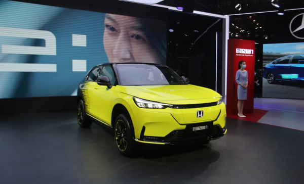 第四屆進博會首日，2.1汽車館越來越有科技範了