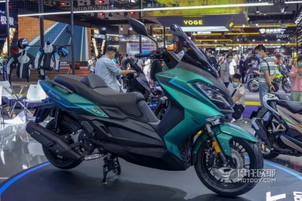 臺榮釋出2022款探路者300,更有一臺運動小踏板亮相摩展現場 臺榮釋出2022款探路者300,更有一臺運動小踏板亮相摩展現場