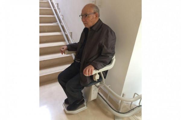 下樓梯比上樓梯輕鬆?醫生告誡膝骨關節炎患者:下樓梯更危險 下樓梯比上樓梯輕鬆?醫生告誡膝骨關節炎患者:下樓梯更危險