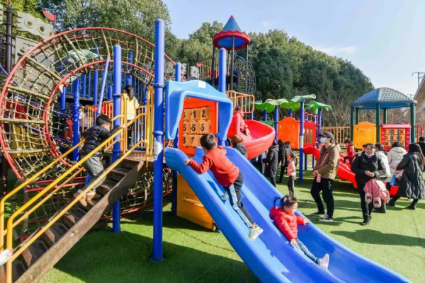 兒童城堡免費耍！還有可愛萌寵和超大草坪，公交直達，遛娃必去