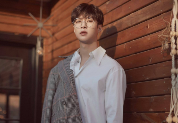 張藝興參加長江商學院的面試，眾人好奇：高中畢業也能讀MBA？