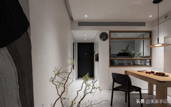 廣東夫妻家中的高階場面，堅持陽臺墊高40公分，完工堪比多間房