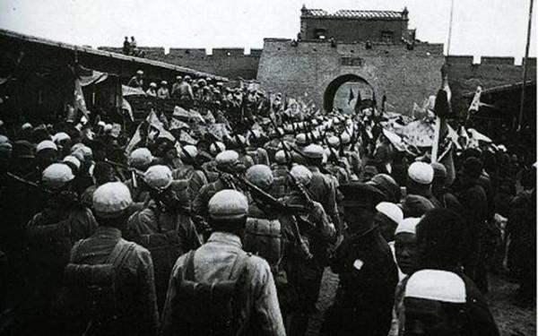 我軍副司令在銀川遇害,上級下令:一個軍全軍出動,連夜抓捕真兇 我軍副司令在銀川遇害,上級下令:一個軍全軍出動,連夜抓捕真兇