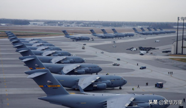 美國陸軍45萬人，擁有10個主力師，一個師到底有多少兵力？