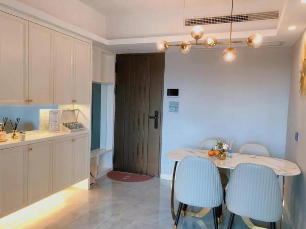 獨居女孩的第一套房67平的小戶型住宅兼工作