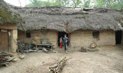 她被拐27年受盡折磨，逃回家母親已成瘋子，一家人抱頭痛哭終團圓