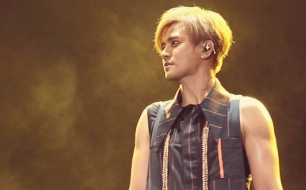 人前人後兩副面孔?這4位人設崩塌的明星,終究洗不白了 人前人後兩副面孔?這4位人設崩塌的明星,終究洗不白了