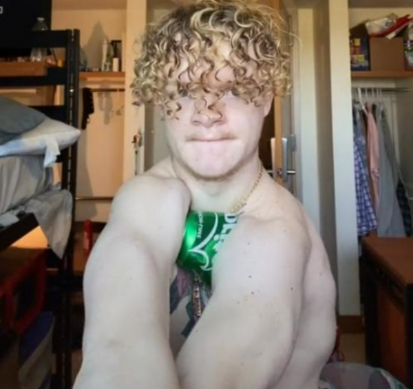 國外男子沒有鎖骨，拿肩膀夾扁鋁罐，夾爆雞蛋，網友看後不再淡定