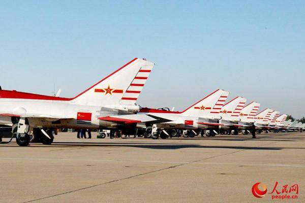 海軍航空大學某團新期班學員圓滿完成首次飛行 海軍航空大學某團新期班學員圓滿完成首次飛行